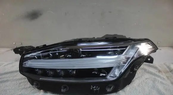 Volvo XC90 Headlight/headlamp 32228688 1807113573 3222868