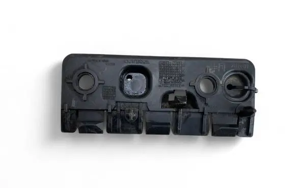 Volvo XC90 Fender mounting bracket 31378134