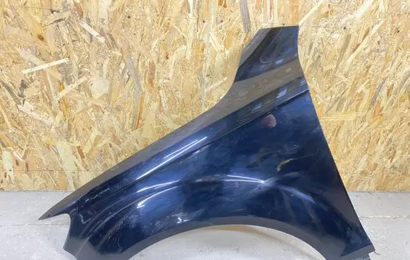 Audi Q7 4L Fender 4L0821105