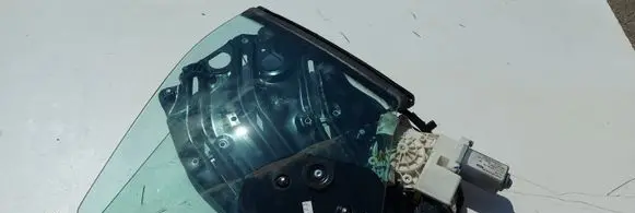 Rear vent window glass