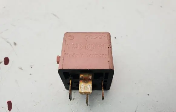 BMW 5 E34 Other relay 0332019168 8365326