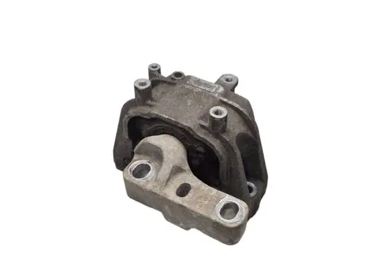 Volkswagen PASSAT B6 Engine mount bracket 1K0199262CE