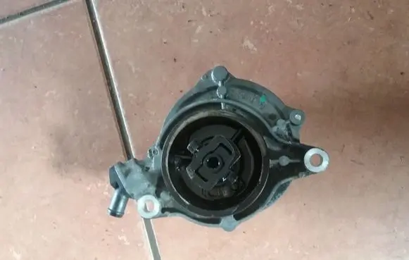 BMW 1 E81 E87 Other engine bay part