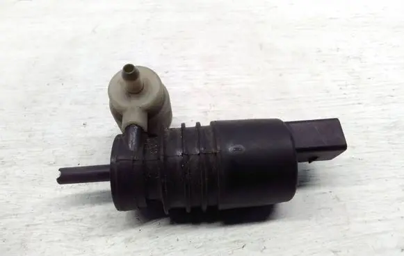 Audi Q7 4L Windscreen/windshield washer pump 1T0955651A
