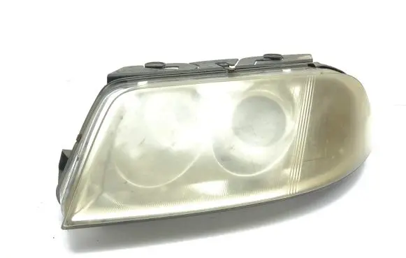 Volkswagen PASSAT B5.5 Headlight/headlamp 3B0941015AK