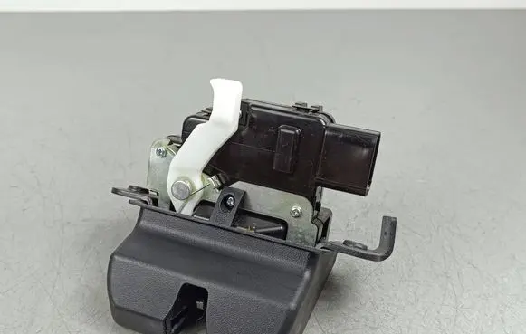 SsangYong Korando Tailgate/trunk/boot lock/catch/latch 1374200100