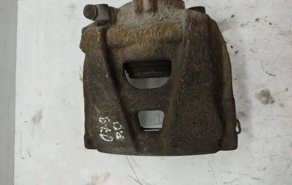 Volkswagen Tiguan Front brake caliper 11819000671