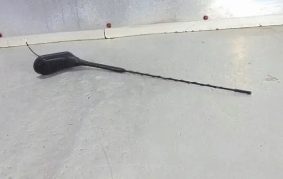 Volkswagen Touran I Radio antenna 