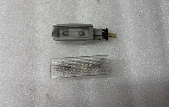 Volkswagen PASSAT B6 Other interior light 1K0947109