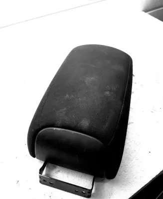 Mitsubishi Outlander Glove box