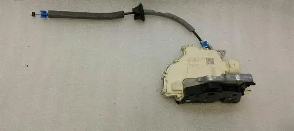 Audi A3 S3 8V Rear door lock 4G0839015C