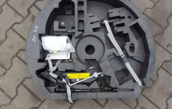 Audi A3 S3 8P Lift Jack 