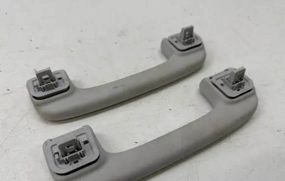 Ford Puma A set of handles for the ceiling 
