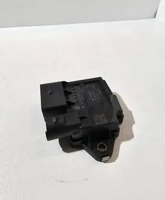 Mercedes-Benz E W213 Glow plug pre-heat relay A6549001300 1110067 101116