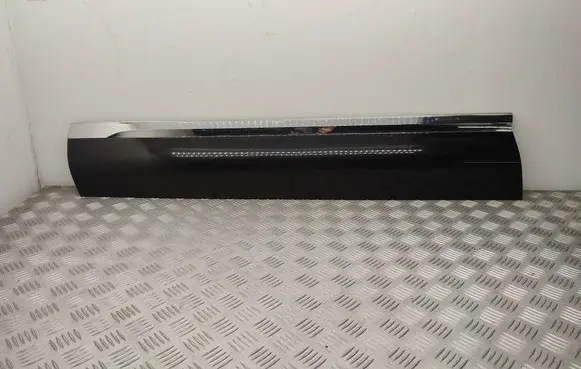 Volkswagen Touareg II Front door trim (molding) 7P6854939M