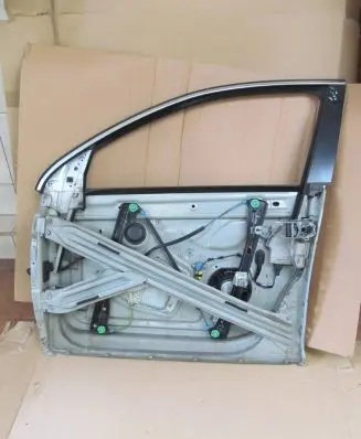Volkswagen Jetta V Front door