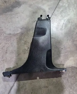 Peugeot 308 (B) pillar trim (bottom) 9677440277 MP6885