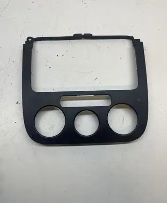 Volkswagen Golf V Radio/GPS head unit trim 1K0858069F