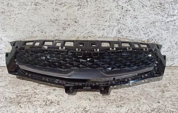 KIA Xceed Front bumper upper radiator grill