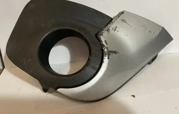 Renault Clio III Fog light bracket 