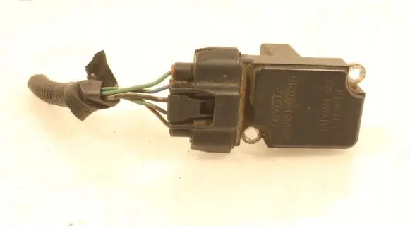 Toyota Avensis T250 Mass air flow meter 2220427010