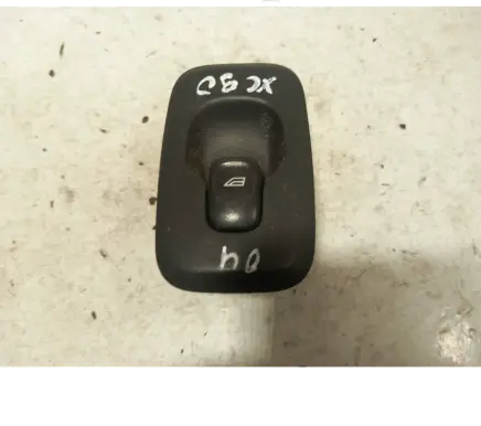 Volvo XC90 Electric window control switch 8685288 02W425