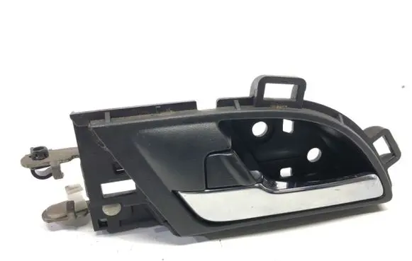 Honda CR-V Front door interior handle 