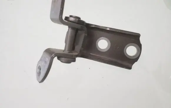 Toyota RAV 4 (XA40) Rear door lower hinge