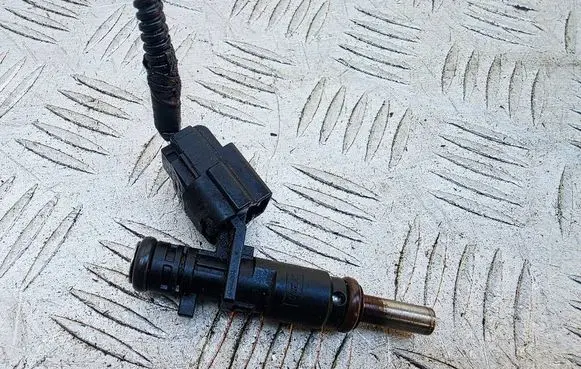Mini One - Cooper Coupe R56 Fuel injector V752817680 7528176