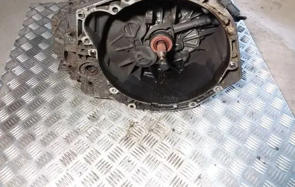 Renault Laguna I Manual 5 speed gearbox 8200025740 PK1AA061