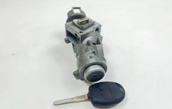 Ford Focus C-MAX Ignition lock 3M513F880AA
