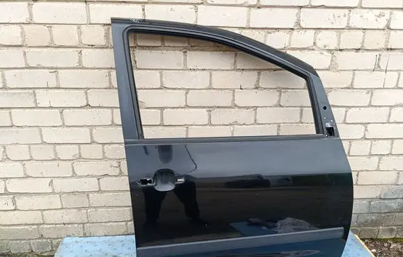 Volkswagen Sharan Front door