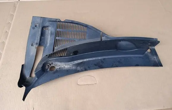 Volkswagen Touareg II Wiper trim 7P6819401B