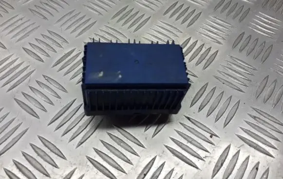 Opel Corsa D Window wiper relay 55557760