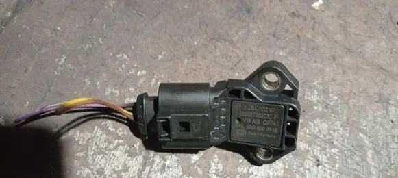 Skoda Octavia Mk2 (1Z) Air pressure sensor 0281002977