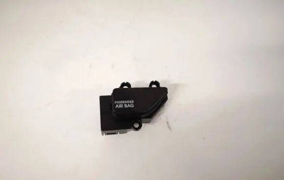 Passenger airbag on/off switch