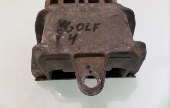 Volkswagen Golf IV Engine mount bracket 1J0199555