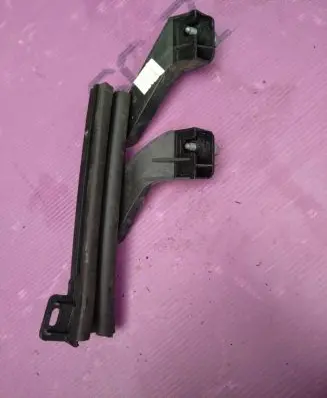 Peugeot Expert Front door windshield rail 9812451180