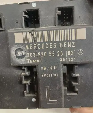 Mercedes-Benz C W203 Door control unit/module 2038205526 351321