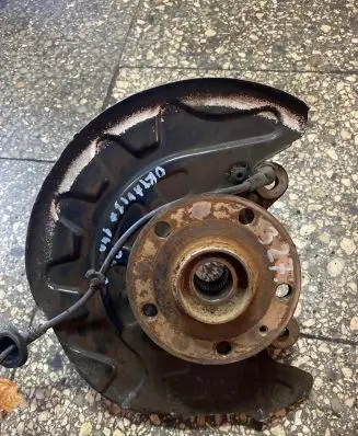 Skoda Octavia Mk3 (5E) Front wheel hub
