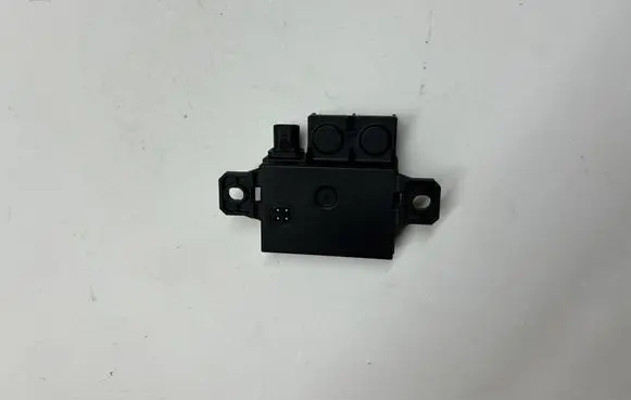 Mercedes-Benz C W205 Charging relay A0009822023 1301171783