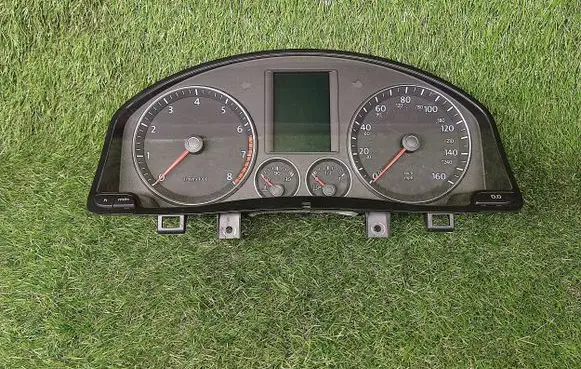 Speedometer (instrument cluster)