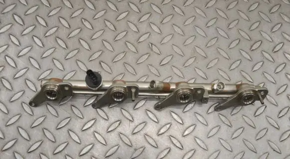 Fuel main line pipe