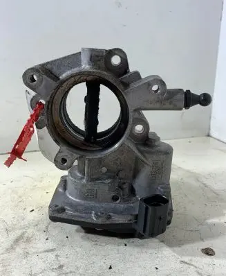 Opel Zafira C Throttle valve 50569200