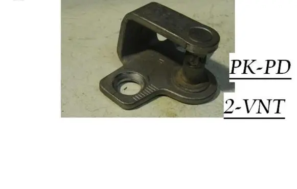 Mercedes-Benz A W168 Front door lock loop/hook striker 0102