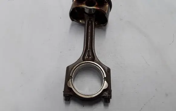 Volvo XC90 Piston with connecting rod 30637671