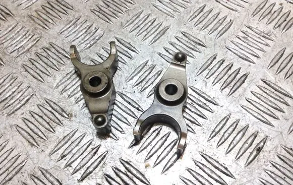 Toyota Hilux (AN10, AN20, AN30) Fuel Injector clamp holder