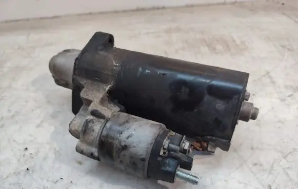 Mercedes-Benz CLS C218 X218 Starter motor A0061519901