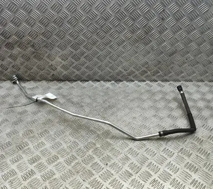 Aston Martin DBX Engine coolant pipe/hose MY8318D552AD