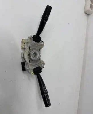 Wiper turn signal indicator stalk/switch